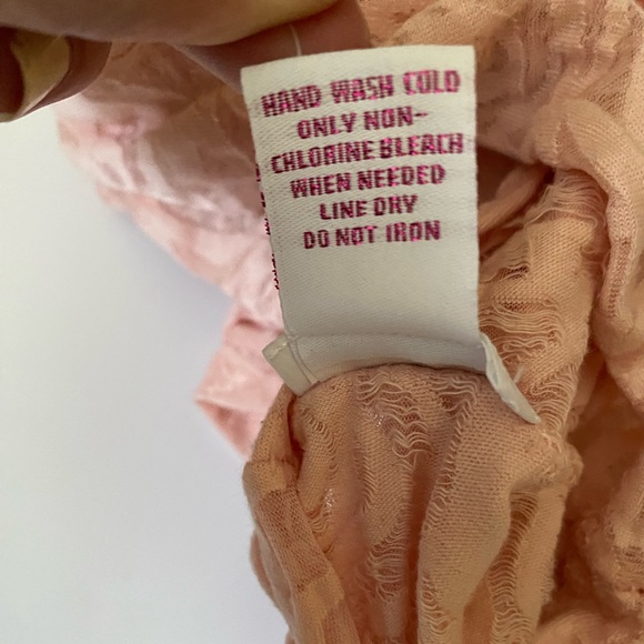 Candie’s women’s spring circle infinity scarf one size peach color NWT - Picture 8 of 8